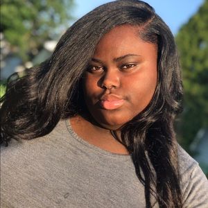 Meet your Posher, Kayla